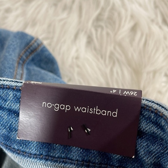 Ava & Viv Blue Mid Rise Cuffed Midi Denim Shorts Plus Size 26W Button Front NEW - Picture 6 of 10